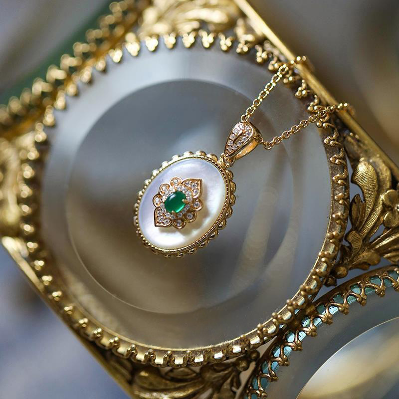 المرأة الأزياء الخفيفة الفاخرة - مراجعة Birth Flower Necklace وسعره