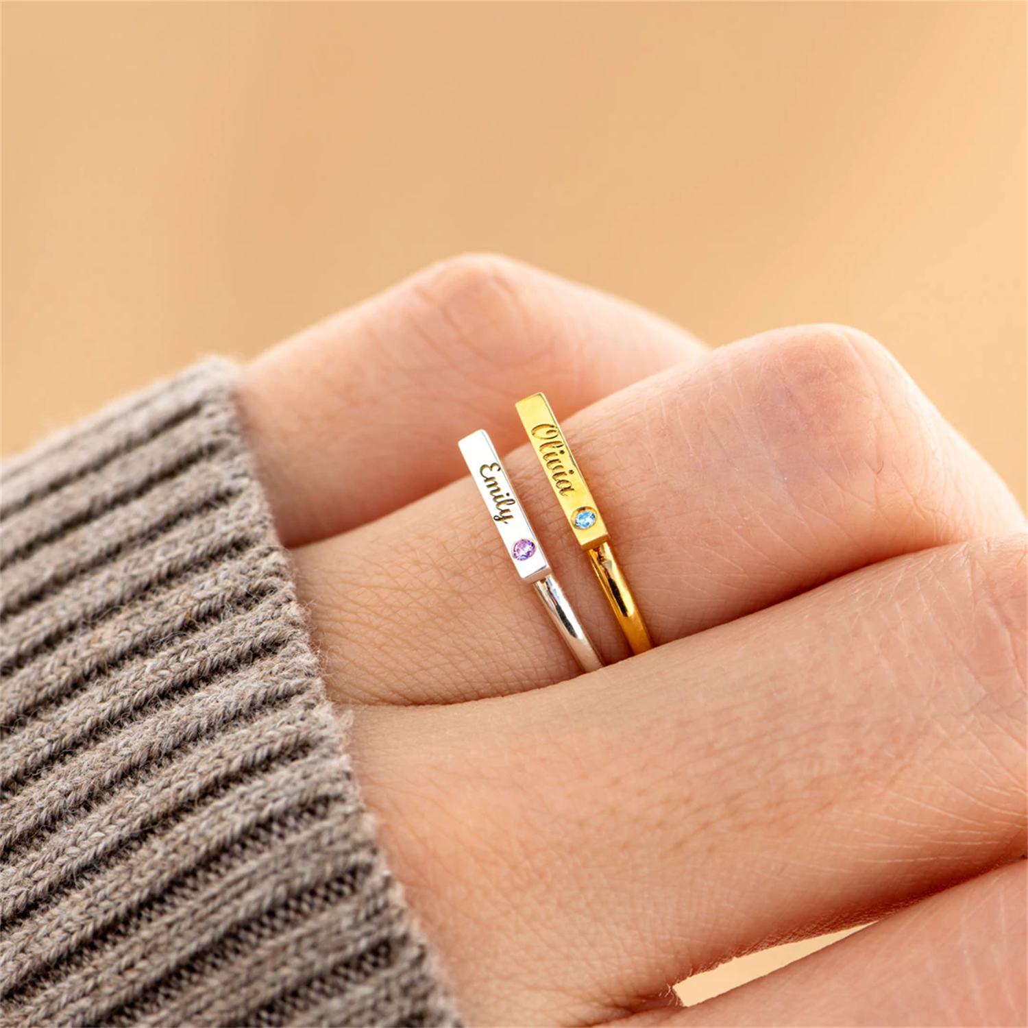 شخصية محفورة الحد الأدنى بار ا - مراجعة Initial Ring Custom وسعره