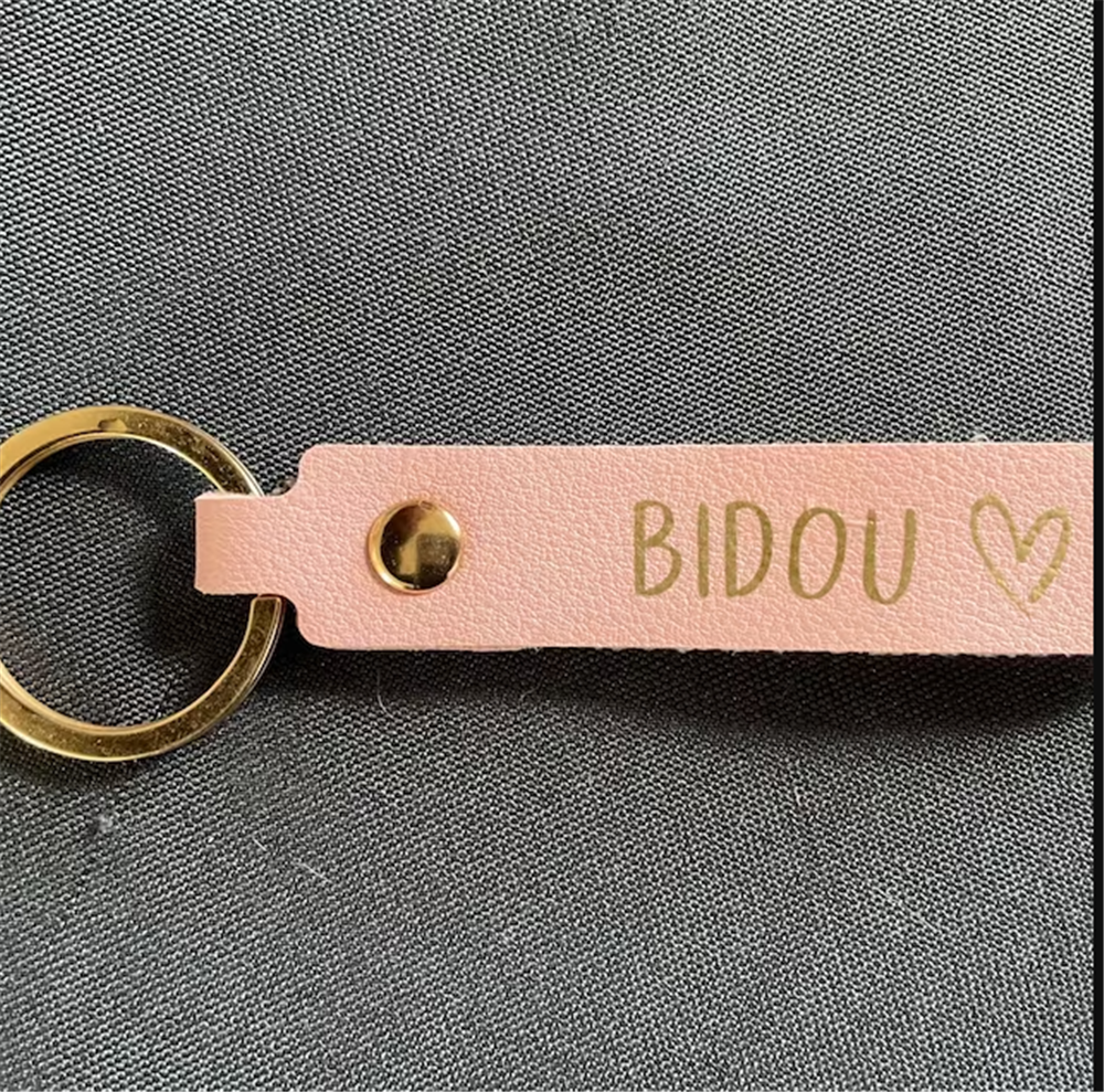 شخصية الجلود مفتاح حامل مخصص ا - مراجعة Monogram Keychain Leather وسعره