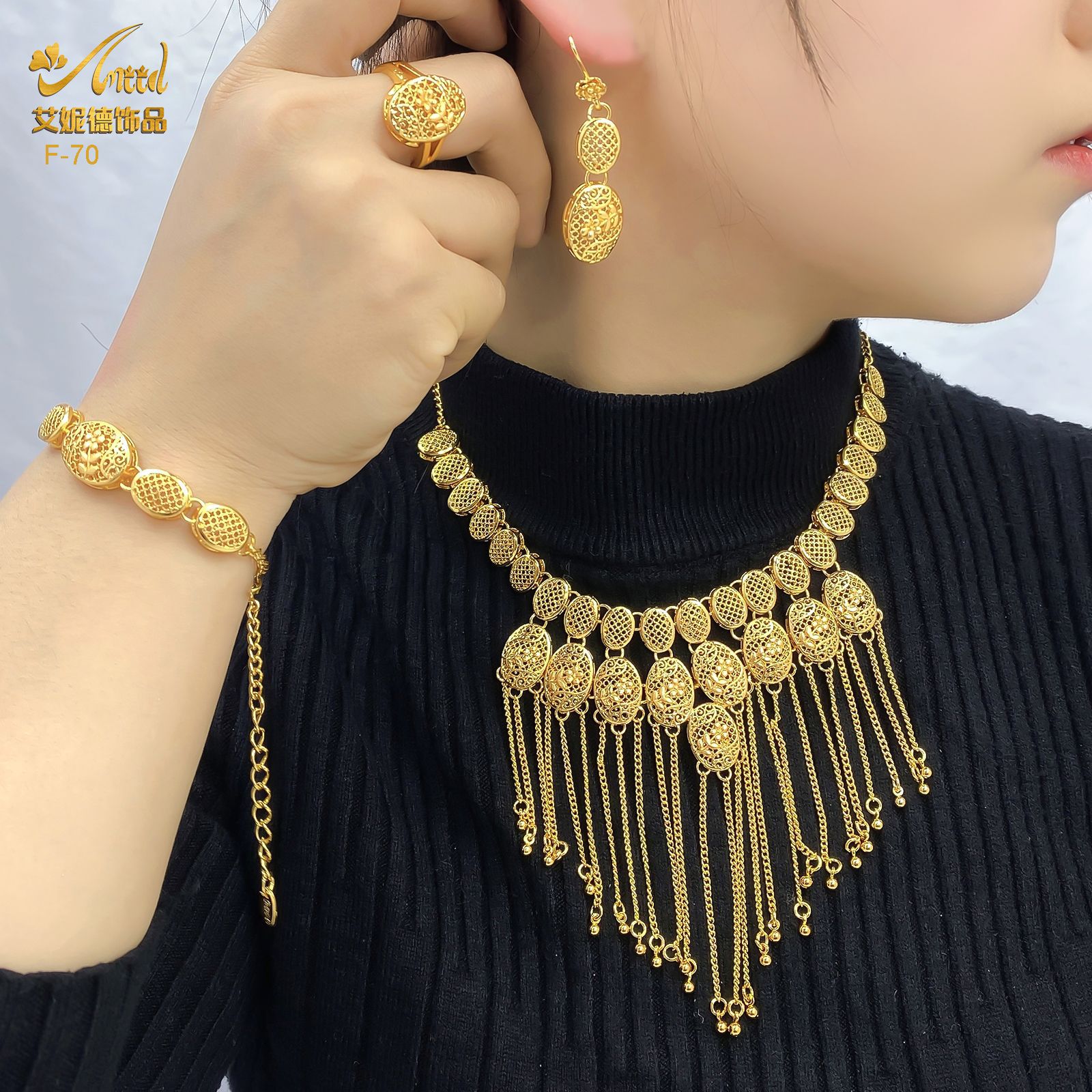 طقم شرابة على شكل قلب للنساء ل - مراجعة Coordinates Bracelet وسعره