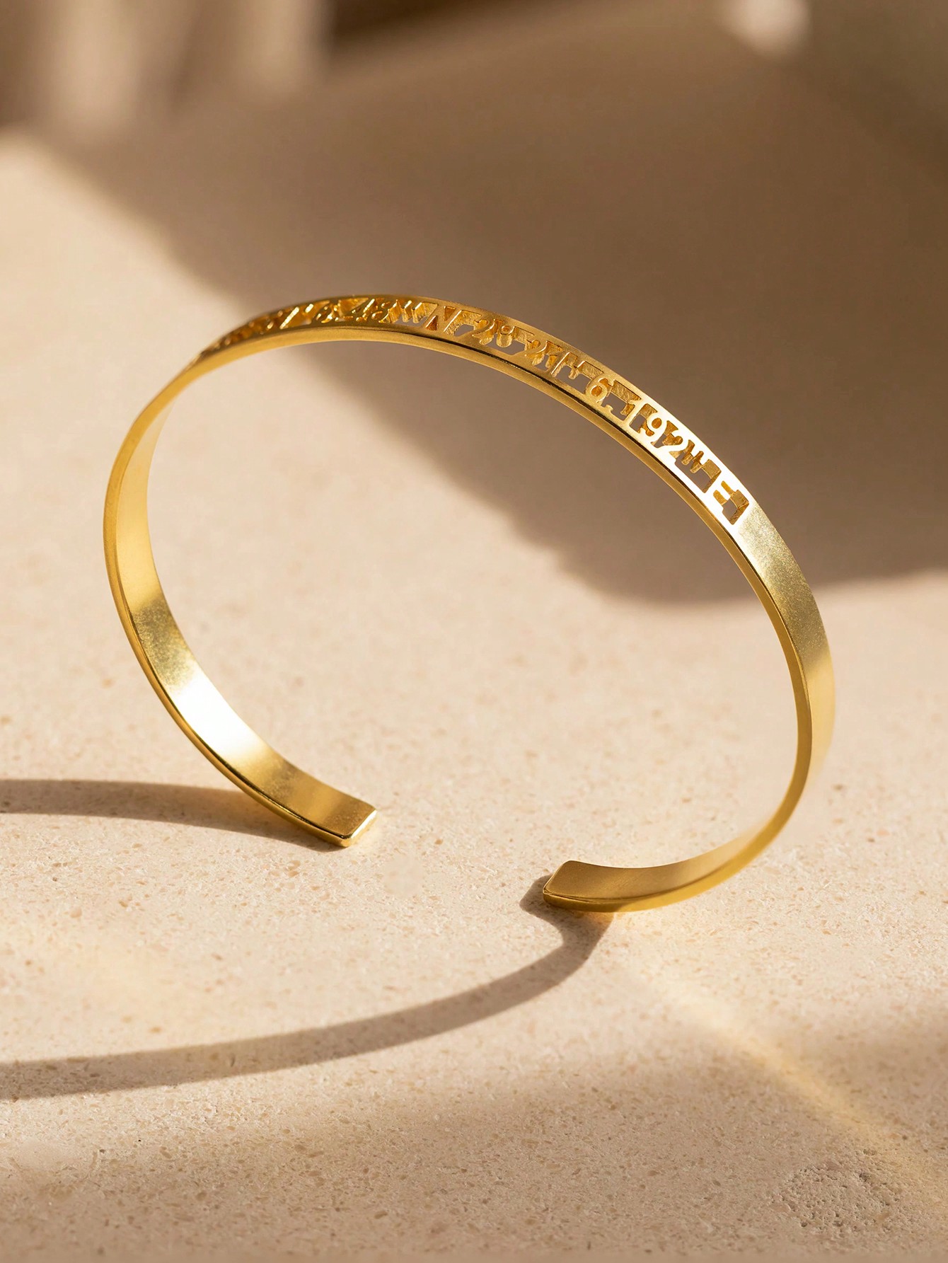 تاريخ مخصص تنسيق الأرقام الروم - مراجعة Coordinates Bracelet وسعره