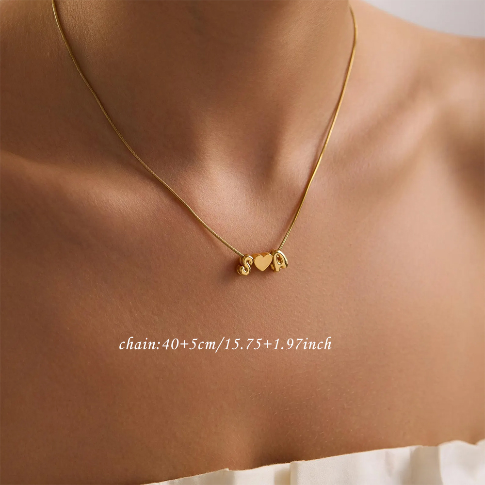 قلادة مخصصة بحرفين أبجديين على - مراجعة Name Necklace Custom وسعره