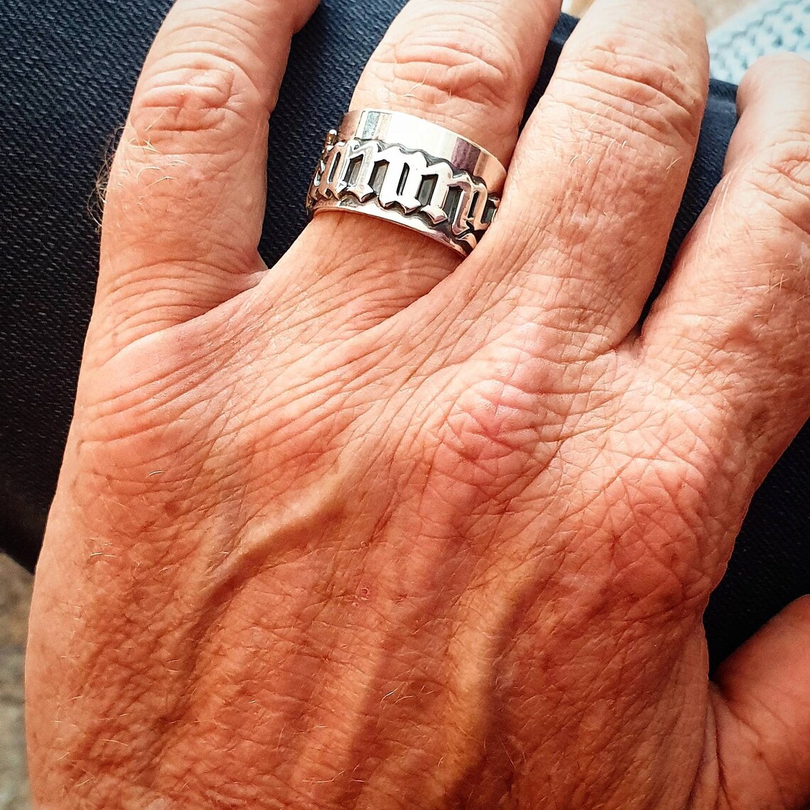12 مللي متر الرجال القوطية خوا - مراجعة Initial Ring Custom وسعره